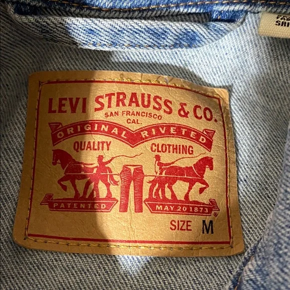 Levi's Light Blue Denim Jacket Size Medium - Picture 5 of 11